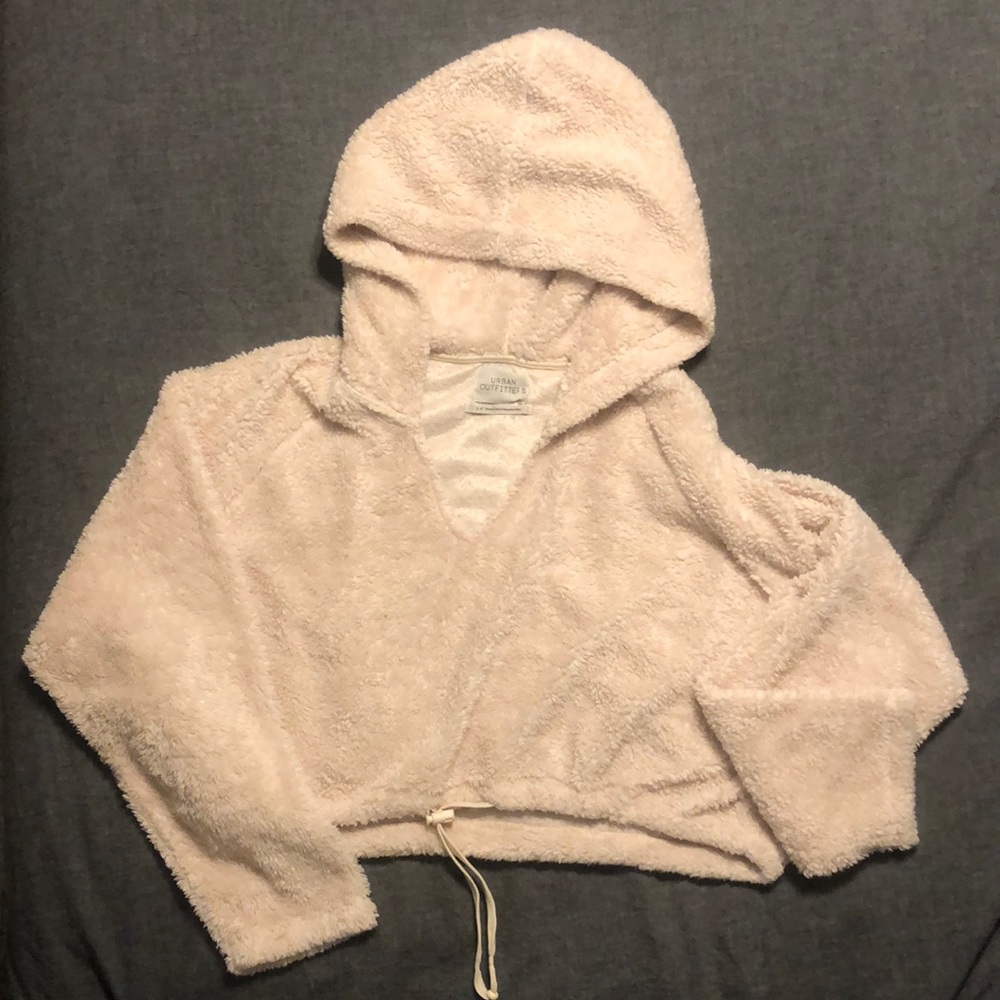 UO cropped hoodie (size s) cream